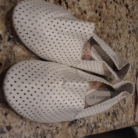 Flats - Picture 3 of 3